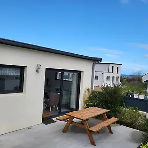 https://les-embruns-marine.inbrittany.com