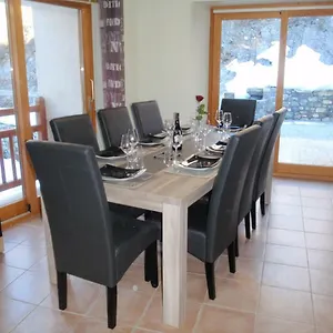 https://la-villa-du-serre-jusqua-8-personnes.fr-provencehotel.com
